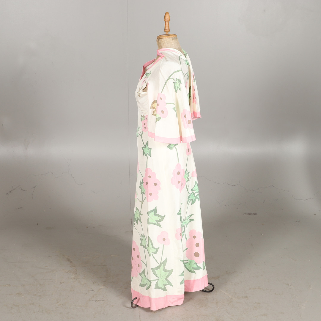 Images for 1517594. EVENING DRESS, Thai silk, Nane, Paris, late 1900s. -  Auctionet