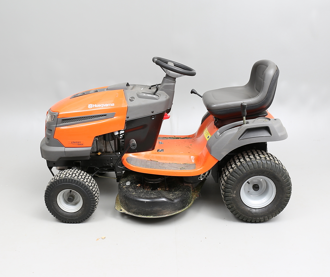 Images for 162174. GARDEN TRACTOR, Husqvarna LTH 151.
