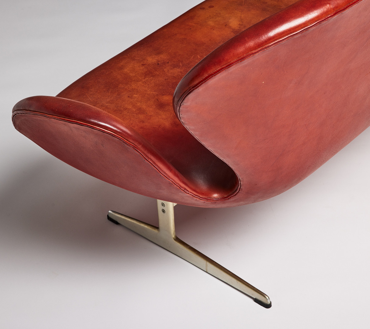 ARNE JACOBSEN.