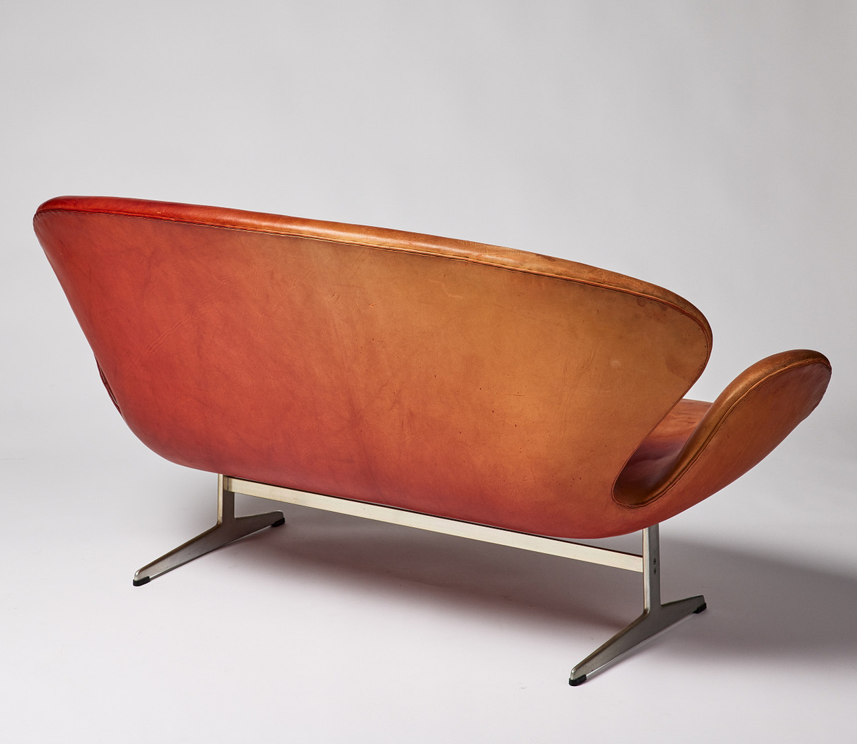 ARNE JACOBSEN.