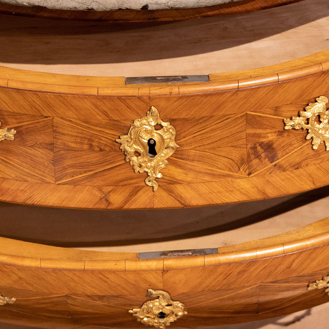 CHEST OF DRAWERS, rococo Sweden 18th century.