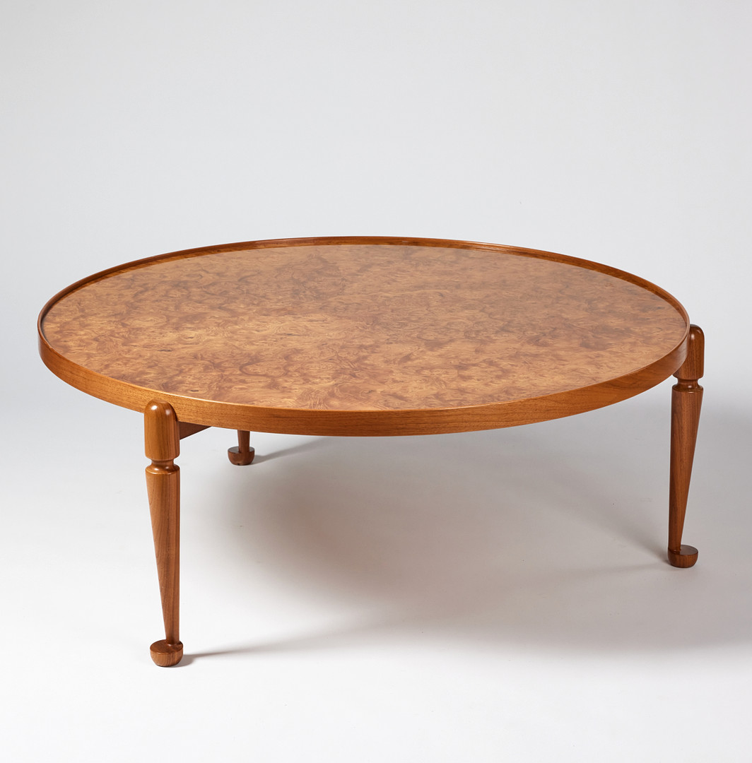 JOSEF FRANK. Coffee table, Svenskt Tenn, model number 2139, round top veneered with elm root, profiled edge, marked Svenskt Tenn.