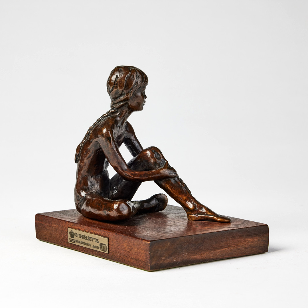 STERETT-GITTINGS KELSEY. Sittande ballerina, skulptur i brons, höjd 14 cm.