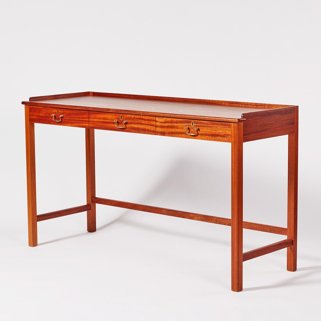 JOSEF FRANK. Sideboard, model no. 2115, Svenskt Tenn, veneered in mahogany, fittings in brass, the board with edging.