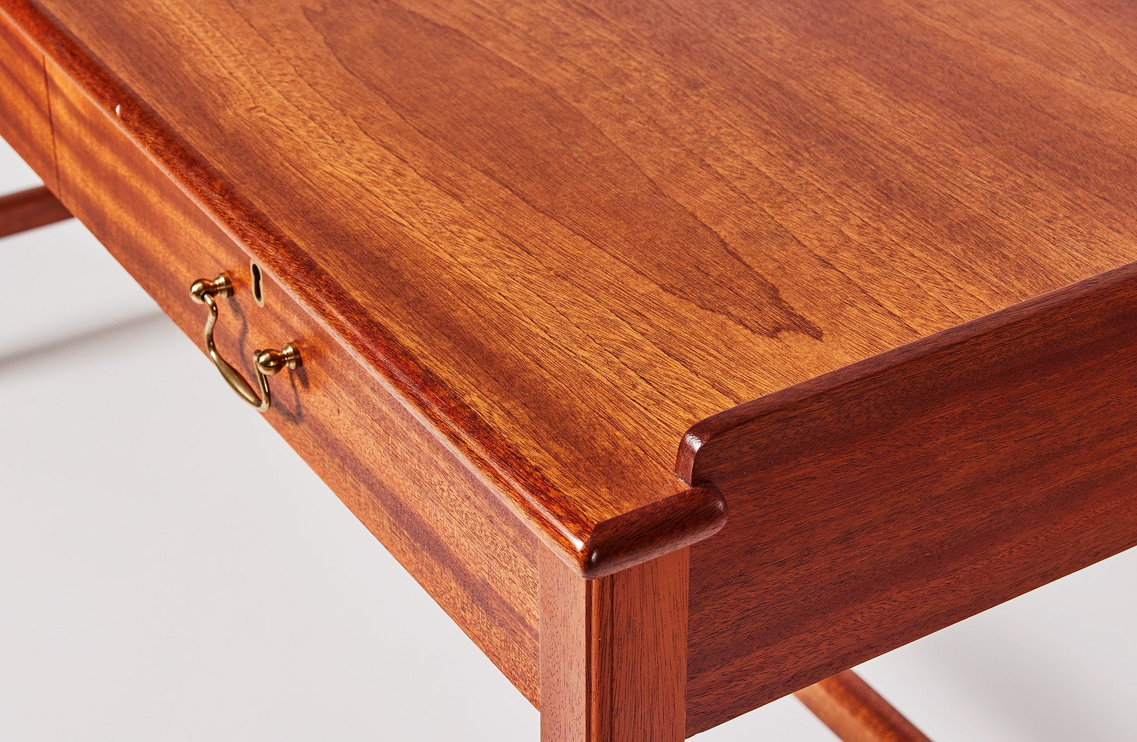 JOSEF FRANK. Sideboard, model no. 2115, Svenskt Tenn, veneered in mahogany, fittings in brass, the board with edging.