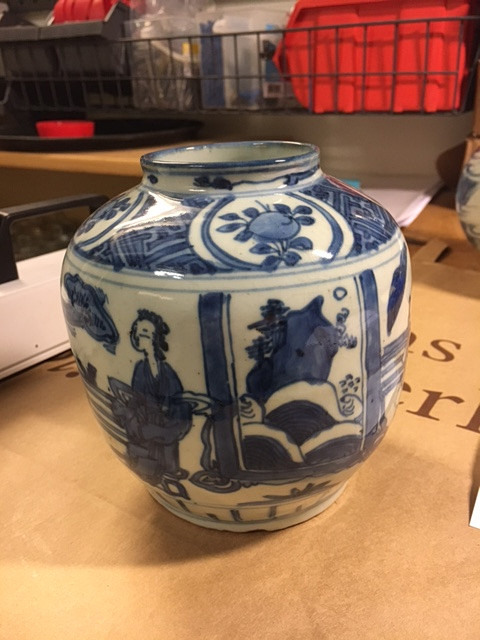 A BLUE AND WHITE 'QILIN' JAR.
