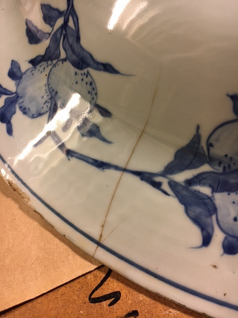 A VERY LARGE BLUE AND WHITE 'KRAAK' CHARGER.