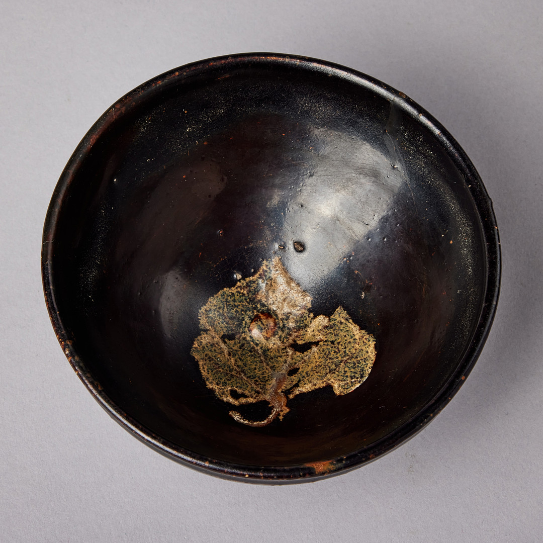 A JIZHOU 'TEA-LEAF-PATTERN' BOWL.