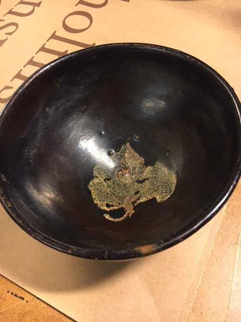 A JIZHOU 'TEA-LEAF-PATTERN' BOWL.