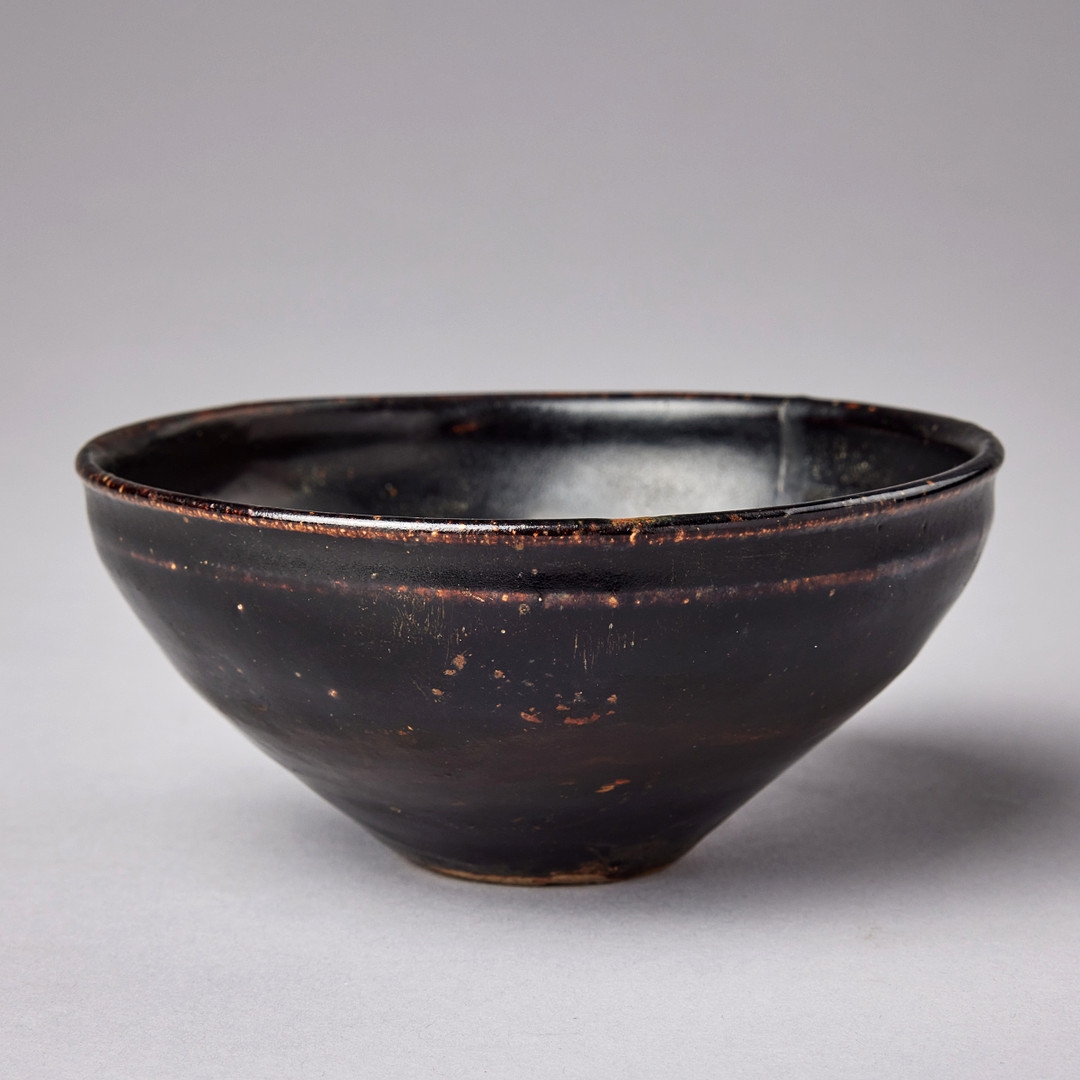A JIZHOU 'TEA-LEAF-PATTERN' BOWL.
