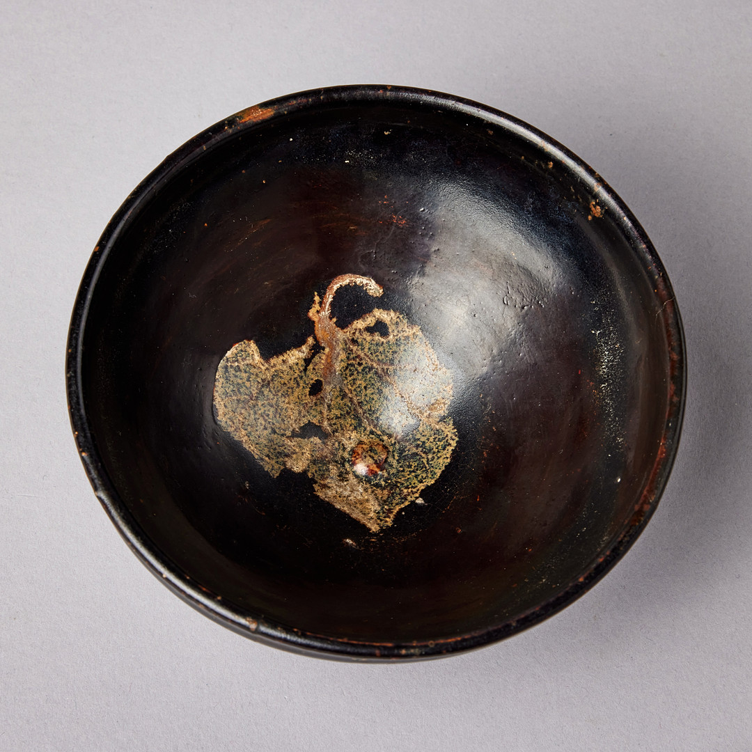 A JIZHOU 'TEA-LEAF-PATTERN' BOWL.