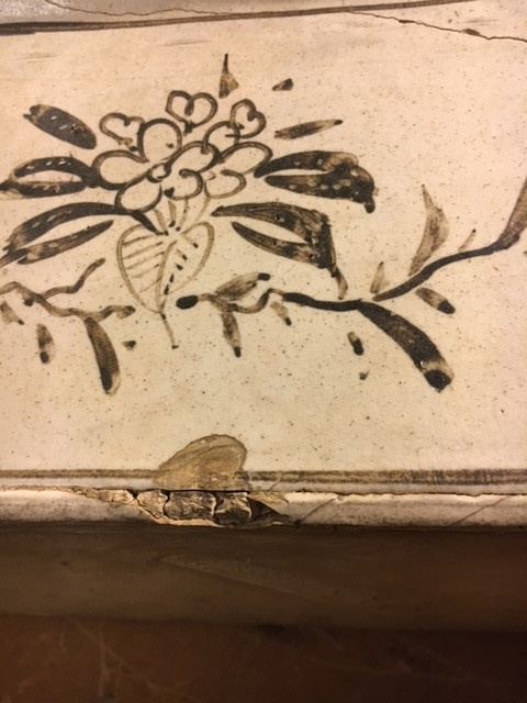 A CIZHOU INSCRIBED AND PAINTED ‘LANDSCAPE’ RECTANGULAR PILLOW.