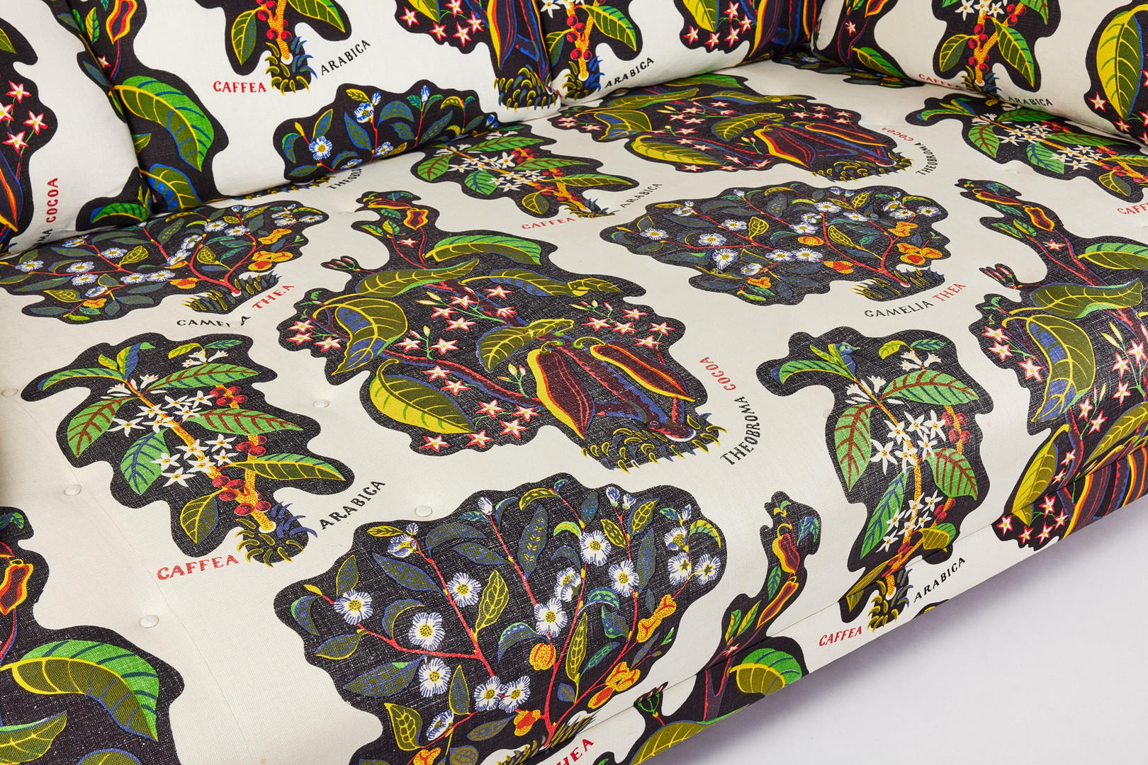 JOSEF FRANK. “Liljevalchssoffan“, soffa, Svenskt Tenn, formgiven 1934, stoppad sits, lösa ryggkuddar, klädd i Josef Frank-kretongen