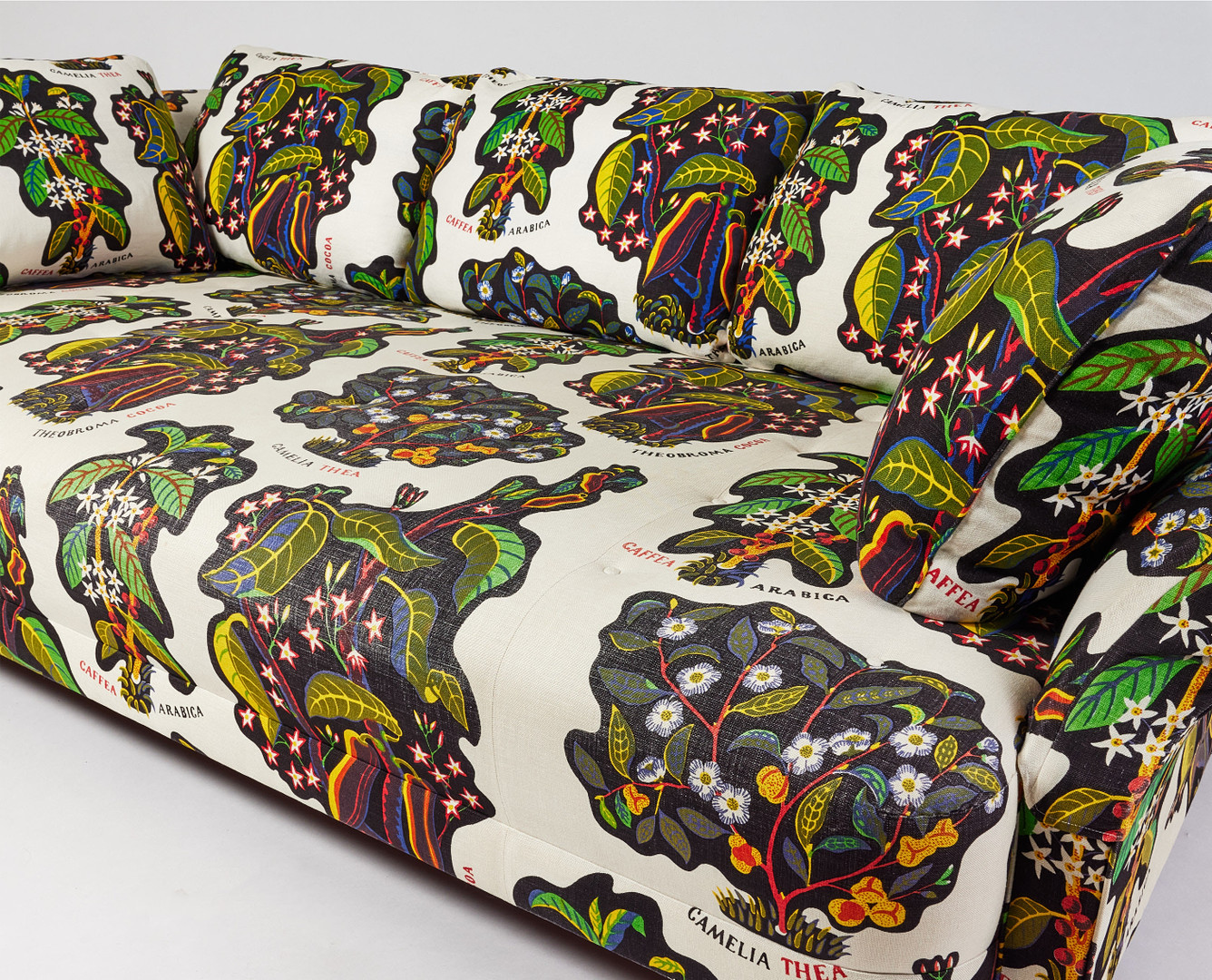 JOSEF FRANK. “Liljevalchssoffan“, soffa, Svenskt Tenn, formgiven 1934, stoppad sits, lösa ryggkuddar, klädd i Josef Frank-kretongen