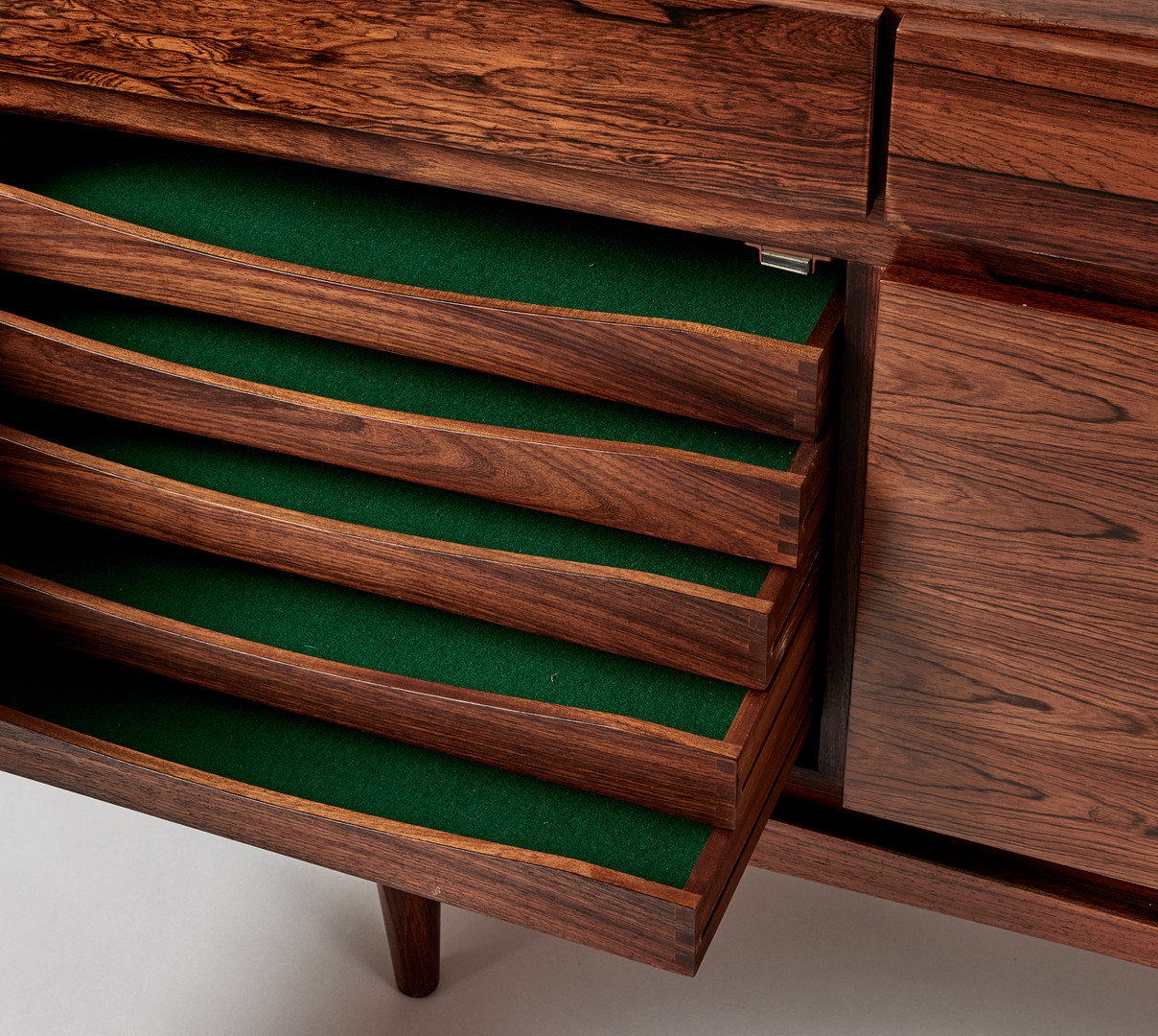 IB KOFOD-LARSEN. Sideboard, Faarup Möbelfabrik, Danmark 1960-tal, jakaranda.