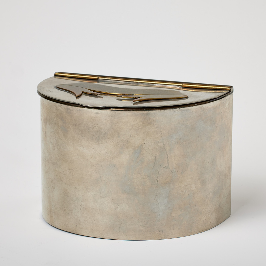 ESTRID ERICSON. Skrin med lock, Firma Svenskt Tenn, Stockholm 1967.