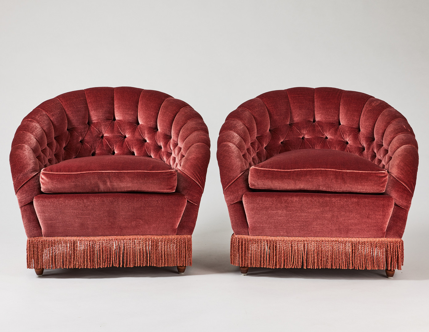 CARL CEDERHOLM. Tillskriven. Fåtöljer, 1 par, Firma Stil & Form, Stockholm 1940-50-tal.