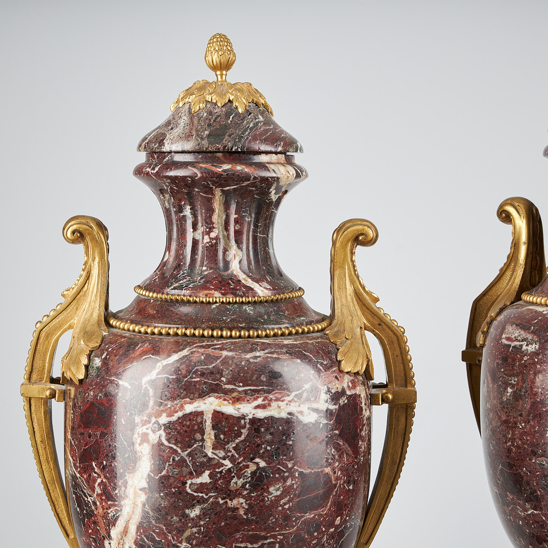 URNOR, ett par, breccia, 1800-talets andra hälft.