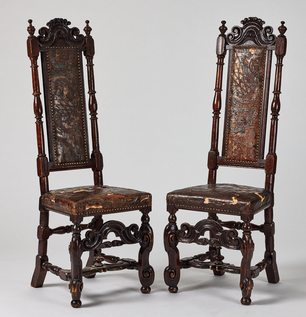 KRONSTOLAR, tolv stycken, karolinsk barock, Sverige omkring år 1700, träskuren dekor, varav en brännmärkt HGK (Husgerådskammaren).