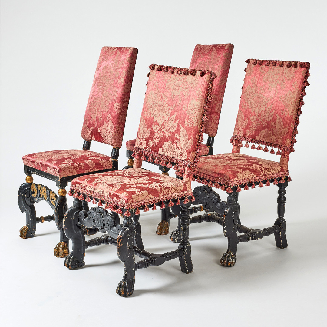 STOLAR FRÅN GEDDEHOLM, två par, karolinsk barock, Sverige omkring år 1700, träskuren dekor.