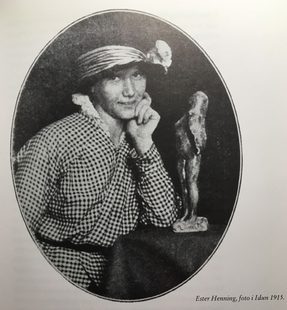 ESTER HENNING. Lada och träd, olja på pannå, 31 x 58 cm.