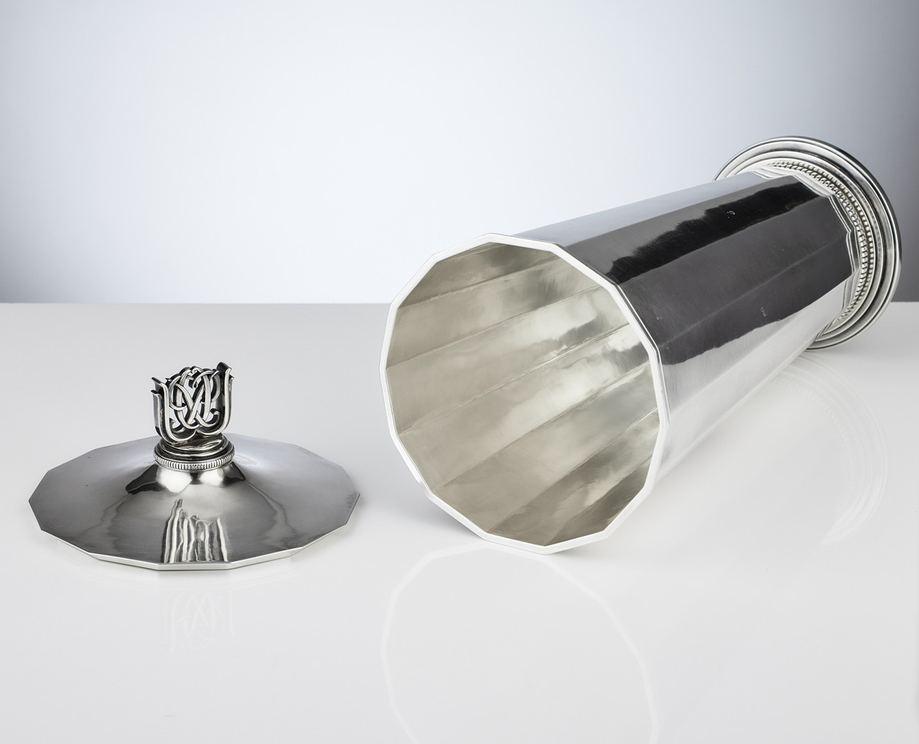 ATELJER BORGILA. Lockpokal, sterlingsilver, Stockholm 1936.