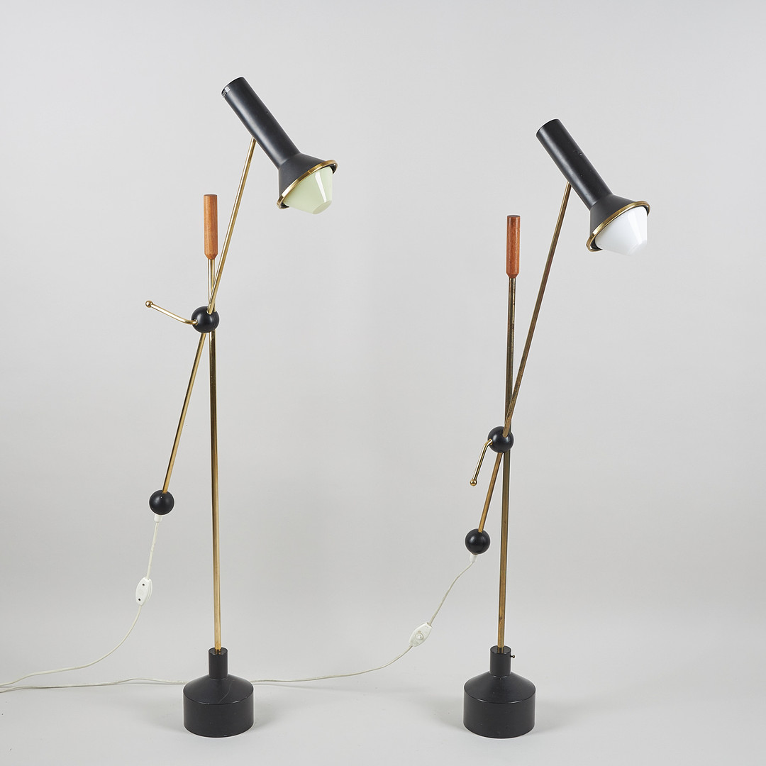 TAPIO WIRKKALA. GOLVLAMPOR, 2 st. K10-47, Idman Ab, 1960-tal. Modellen formgiven 1960.