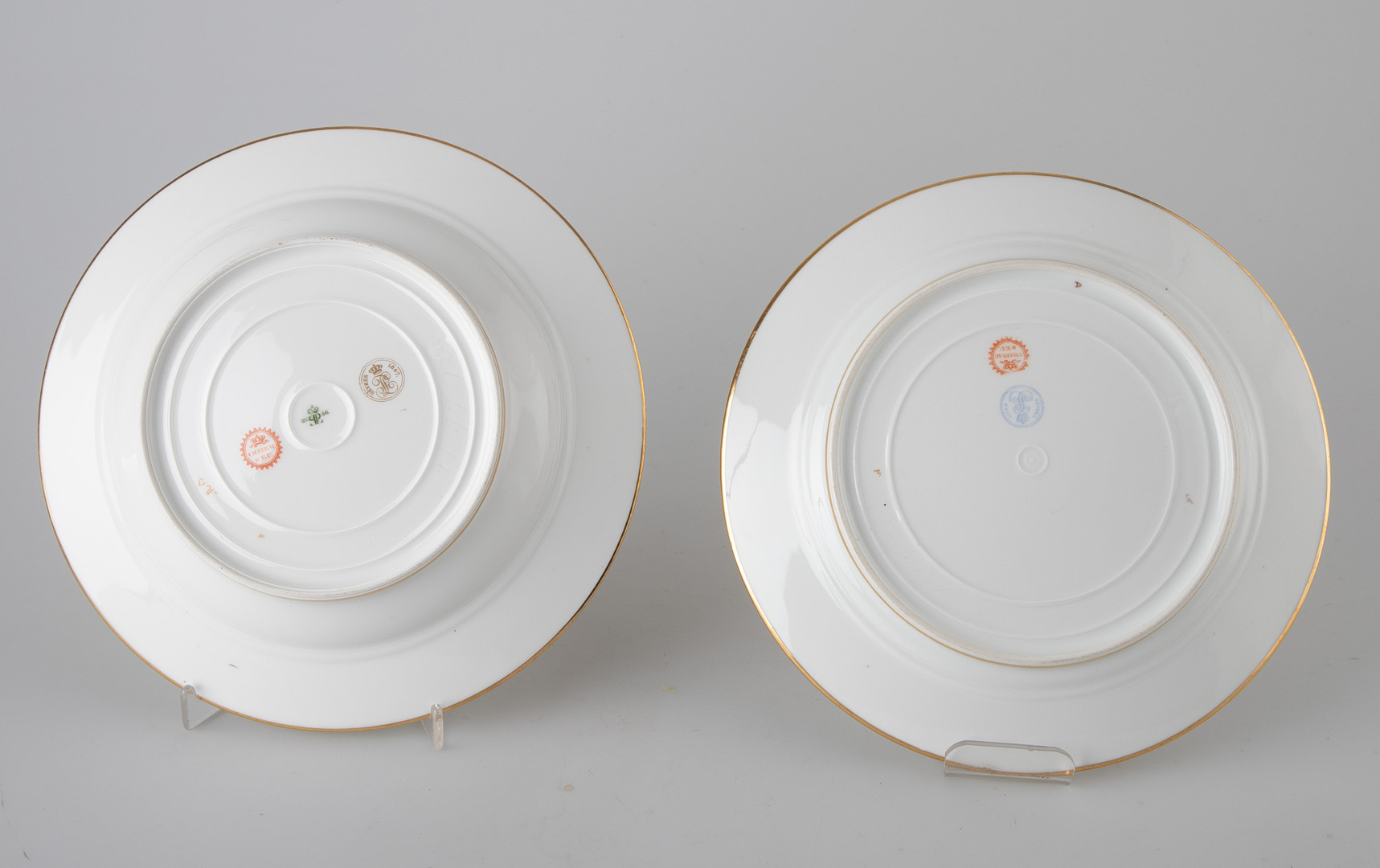 Zwei Paar Teller aus einem Prunk-Service ´DU CHÂTEAU D'EU, POUR LA TABLE DU ROI LOUIS-PHILIPPE `,Sèvres, 1844/46/47.