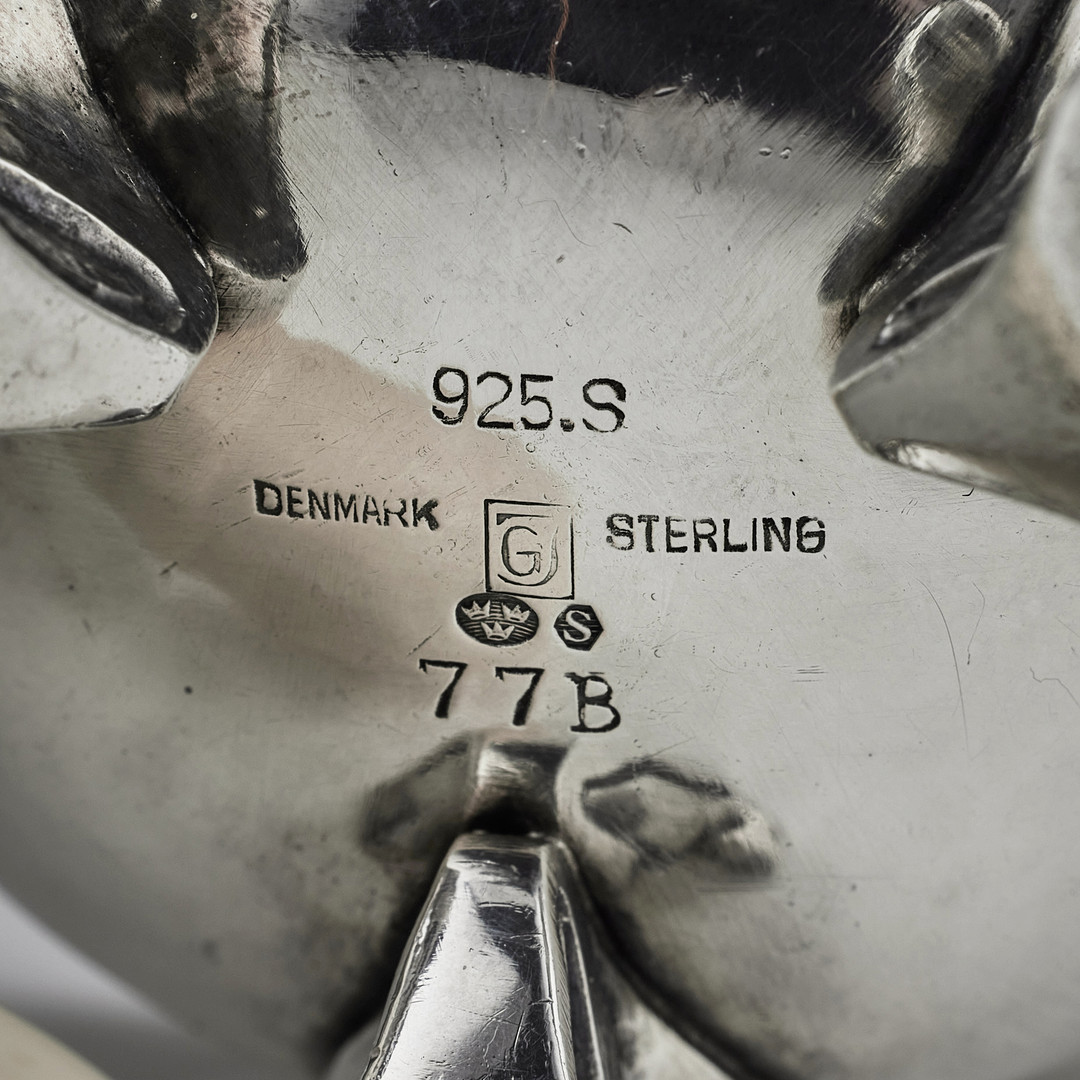 GEORG JENSEN. Miniatyrset, kaffekanna, gräddkanna och sockerskål, sterling silver, Köpenhamn 1933-1944. Design nr 2 H och 77 B.