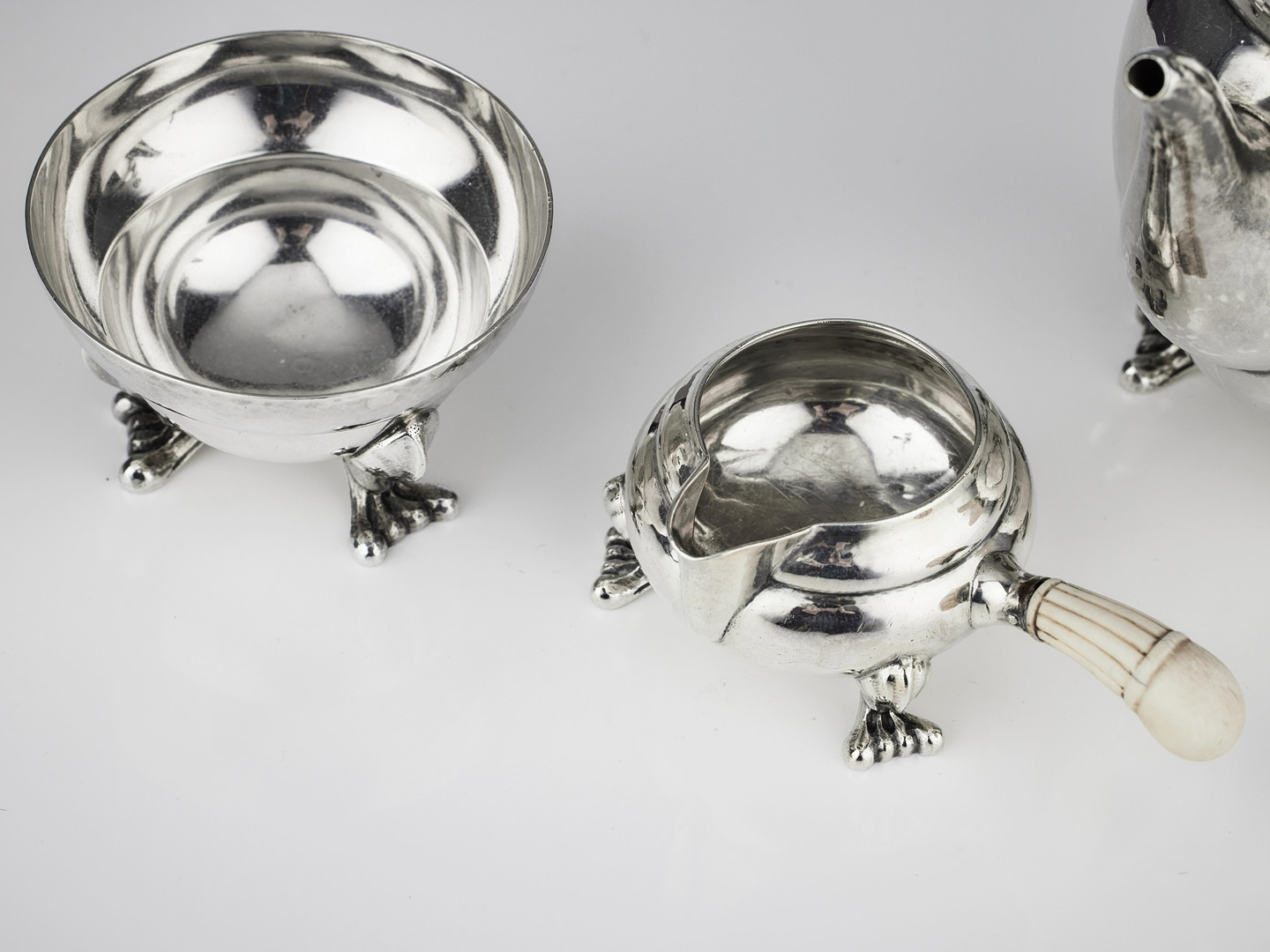 GEORG JENSEN. Miniatyrset, kaffekanna, gräddkanna och sockerskål, sterling silver, Köpenhamn 1933-1944. Design nr 2 H och 77 B.