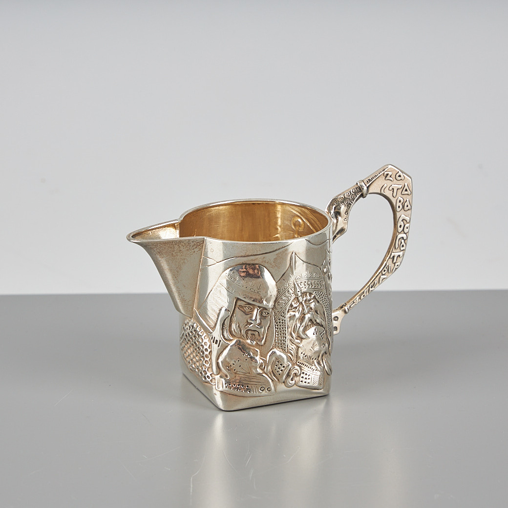 GRÄDDKANNA, silver med Bogatyr dekoration, Mihail Tarasov, Ryssland 1908-17.