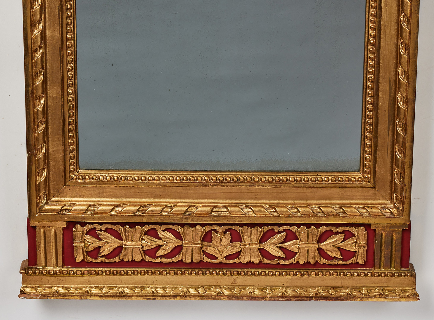 ERIC WAHLBERG (spegelmakare i Stockholm ca. 1760-1811) tillskriven, spegel, sengustavianskt stockholmsarbete, träskuren dekor, förgylld och bronserad.