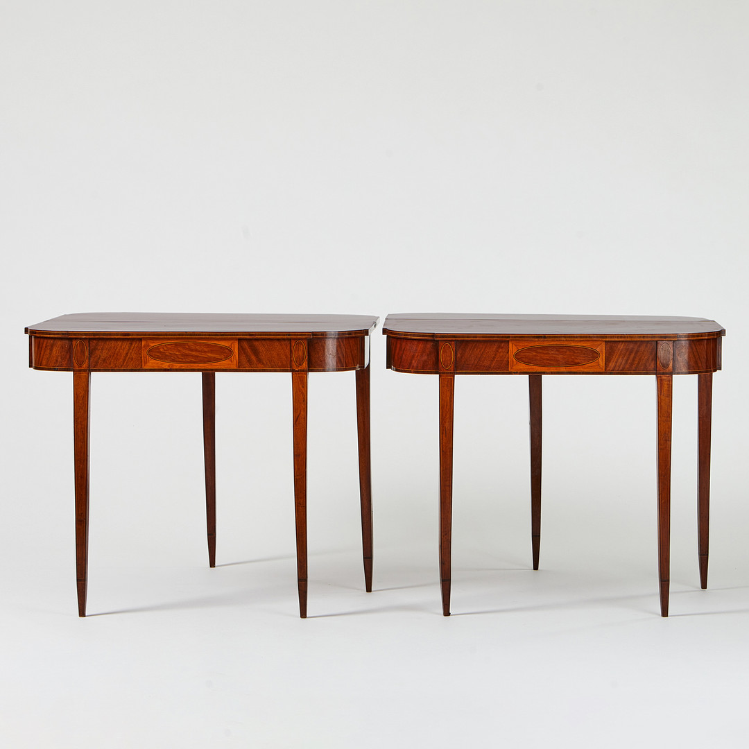 SPELBORD, ett par, Georg III, England 1800-talets första kvartal, skivor av massiv mahogny, fanerade med jakaranda.