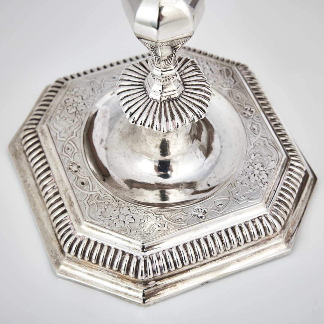 CARL BECK. Ljusstakar, ett par, silver, (verksam i Stockholm 1717‑1736). Senbarock.