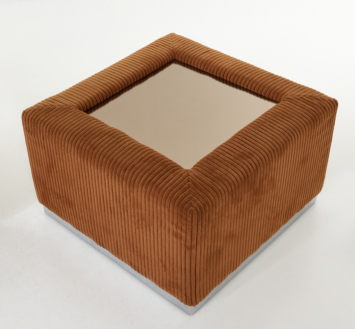 PIERRE CARDIN. Soffgrupp med två bord och fotpall, Domani, England 1970-tal, stoppade och klädda i brun manchester, sarger i kromad metall, borden med spegelglasskivor.