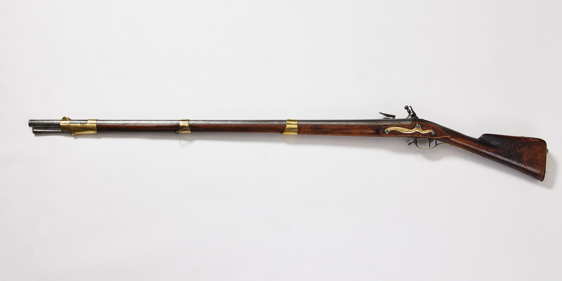 FLINTLÅSGEVÄR, svenskt, m/1775, infanterigevär för manskap, med bajonett.