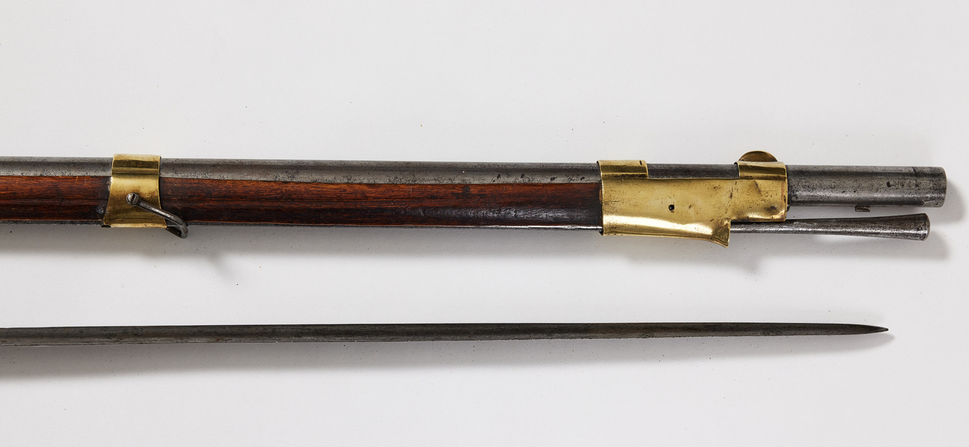 FLINTLÅSGEVÄR, svenskt, m/1775, infanterigevär för manskap, med bajonett.