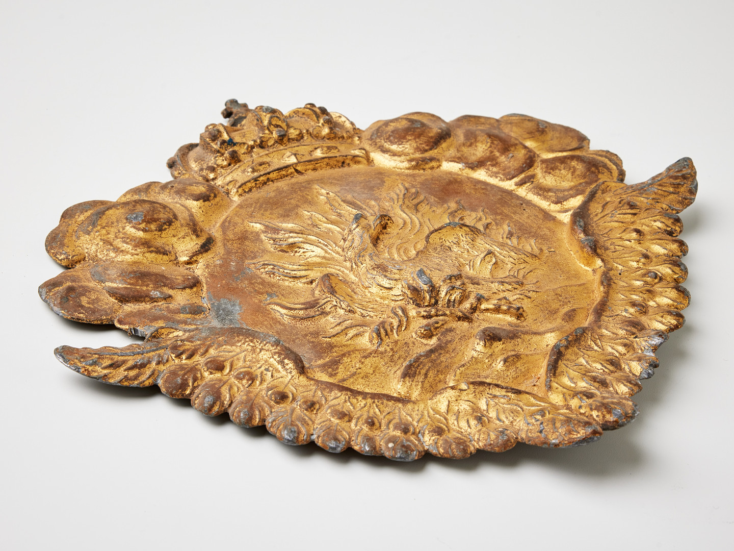 STOCKHOLMS STADS BRANDFÖRSÄKRINGSKONTOR, emblem, 1700-talets andra hälft, förgyllt bly.