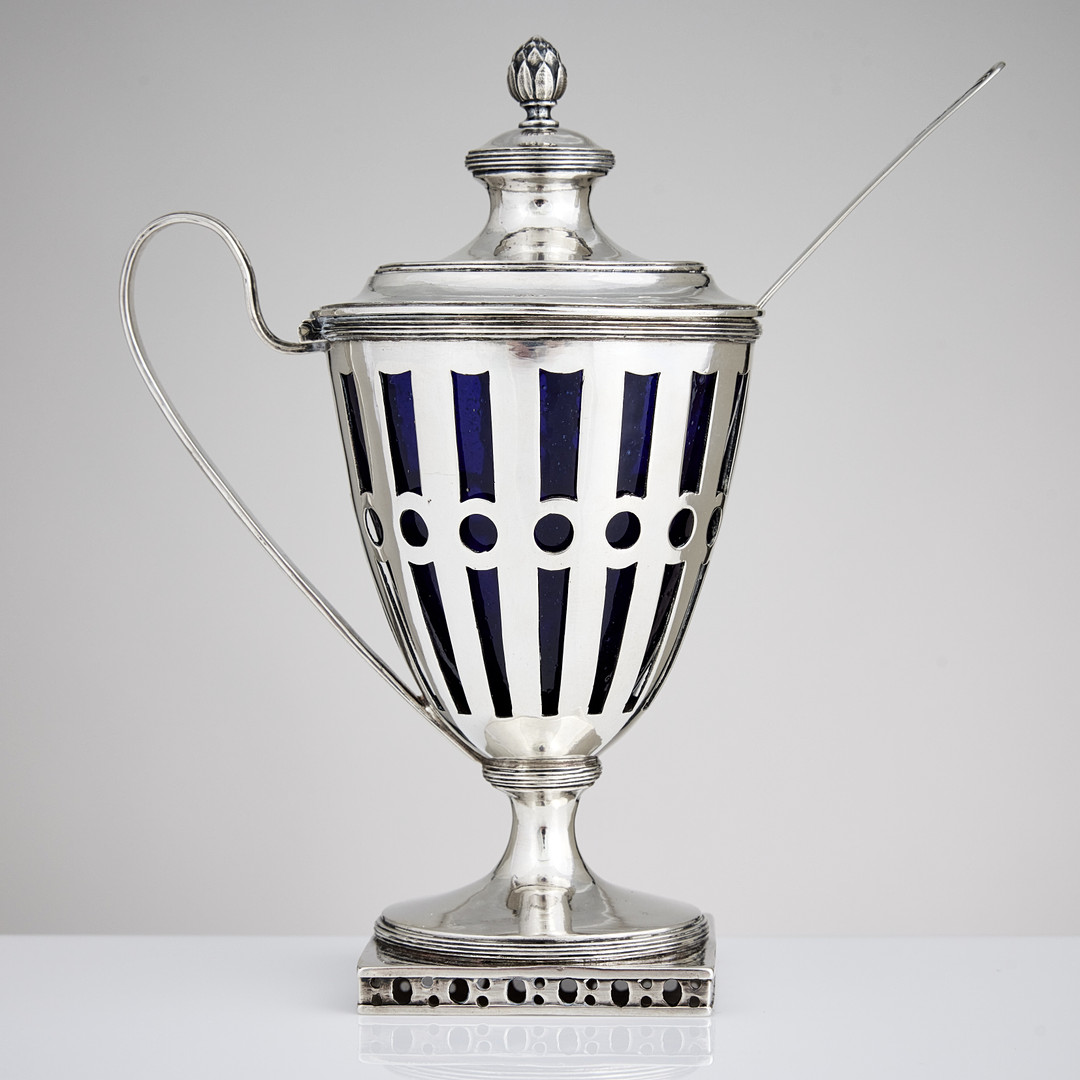 ARVID FLOBERG. Senapskanna, silver och blått glas, Stockholm 1796. Sengustaviansk.
