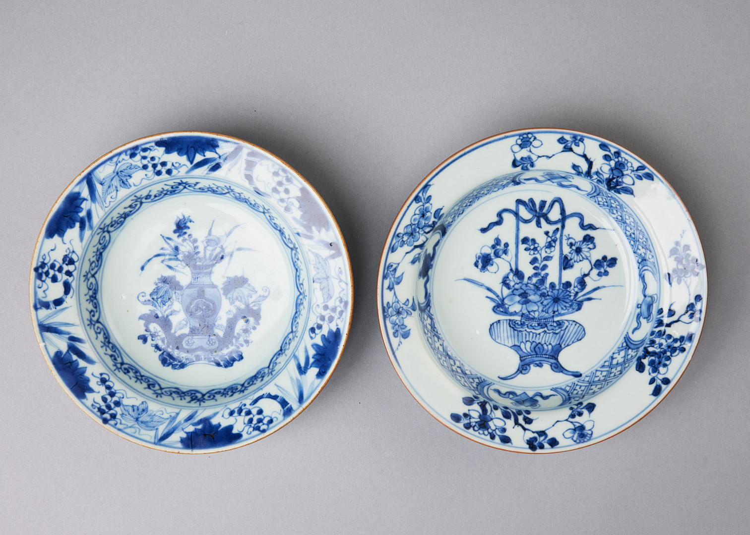 BÄRTALLRIKAR, åtta stycken, porslin, Kina, Qianlong (1736-1795).