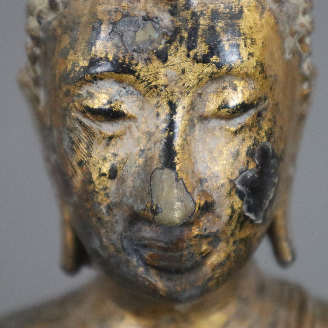 Stehende BUDDHAFIGUR - Thailand, Bronze mit Resten der Goldlackvergoldung.