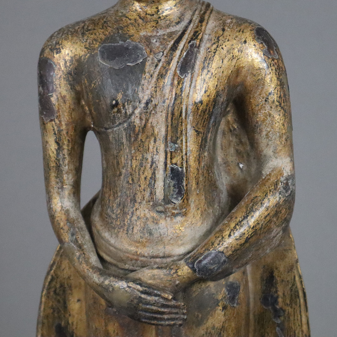 Stehende BUDDHAFIGUR - Thailand, Bronze mit Resten der Goldlackvergoldung.