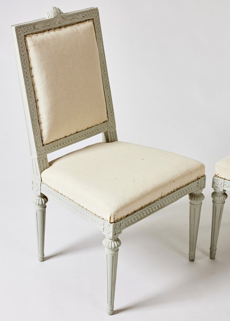 SALSSTOLAR, 12 stycken, gustavianska stockholmsarbeten, varav sex signerade MLB (Melchior Lundberg d.ä., stolmakare i Stockholm 1774-1812/16).