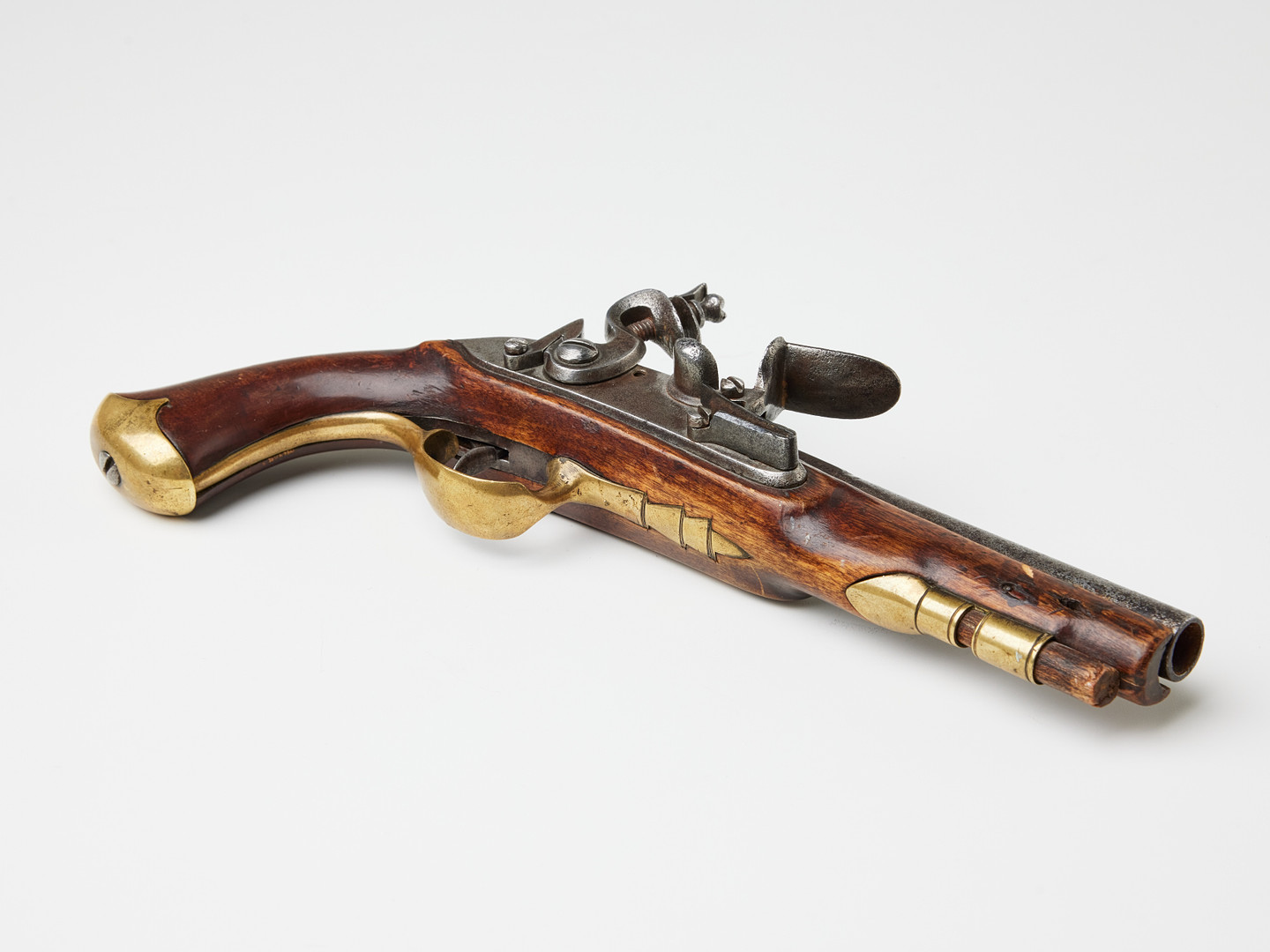 FLINTLÅSPISTOL, faktoriarbete, sannolikt Husqvarna, sent 1700-tal/tidigt 1800-tal.