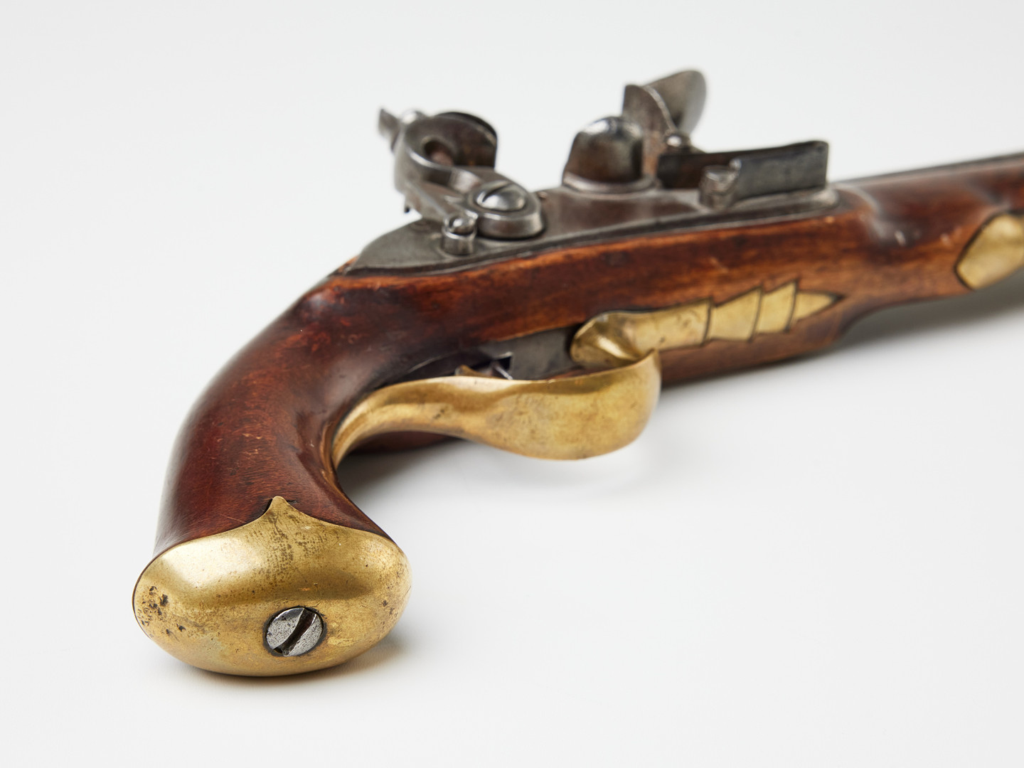 FLINTLÅSPISTOL, faktoriarbete, sannolikt Husqvarna, sent 1700-tal/tidigt 1800-tal.
