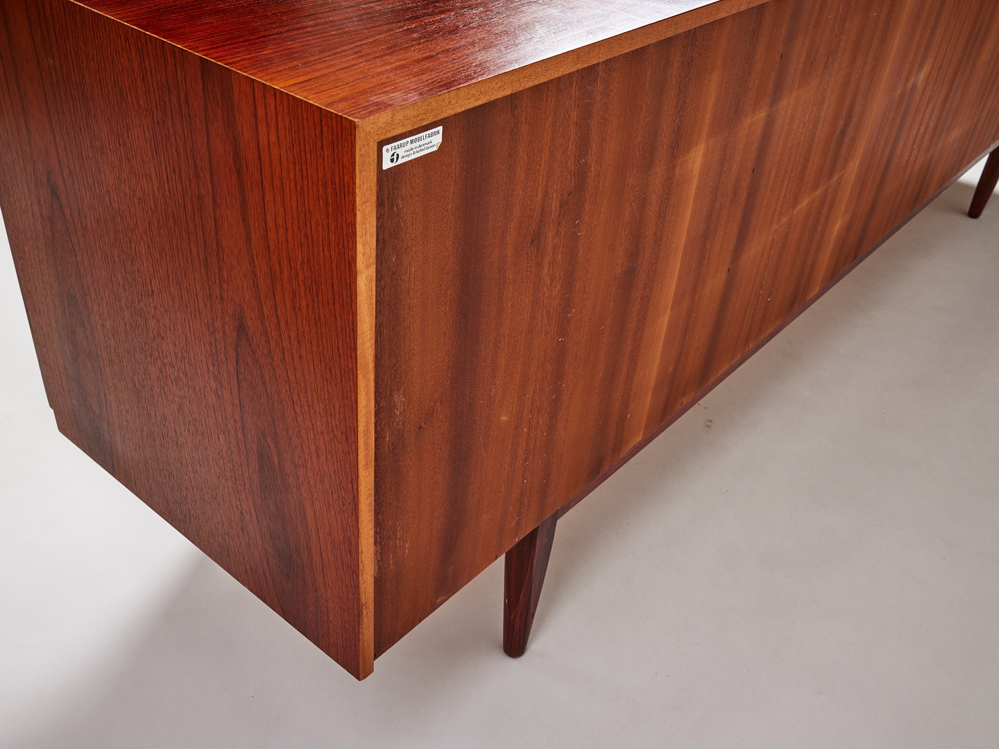 IB KOFOD-LARSEN. Sideboard, Faarup Möbelfabrik, Danmark 1960-tal, jakaranda.