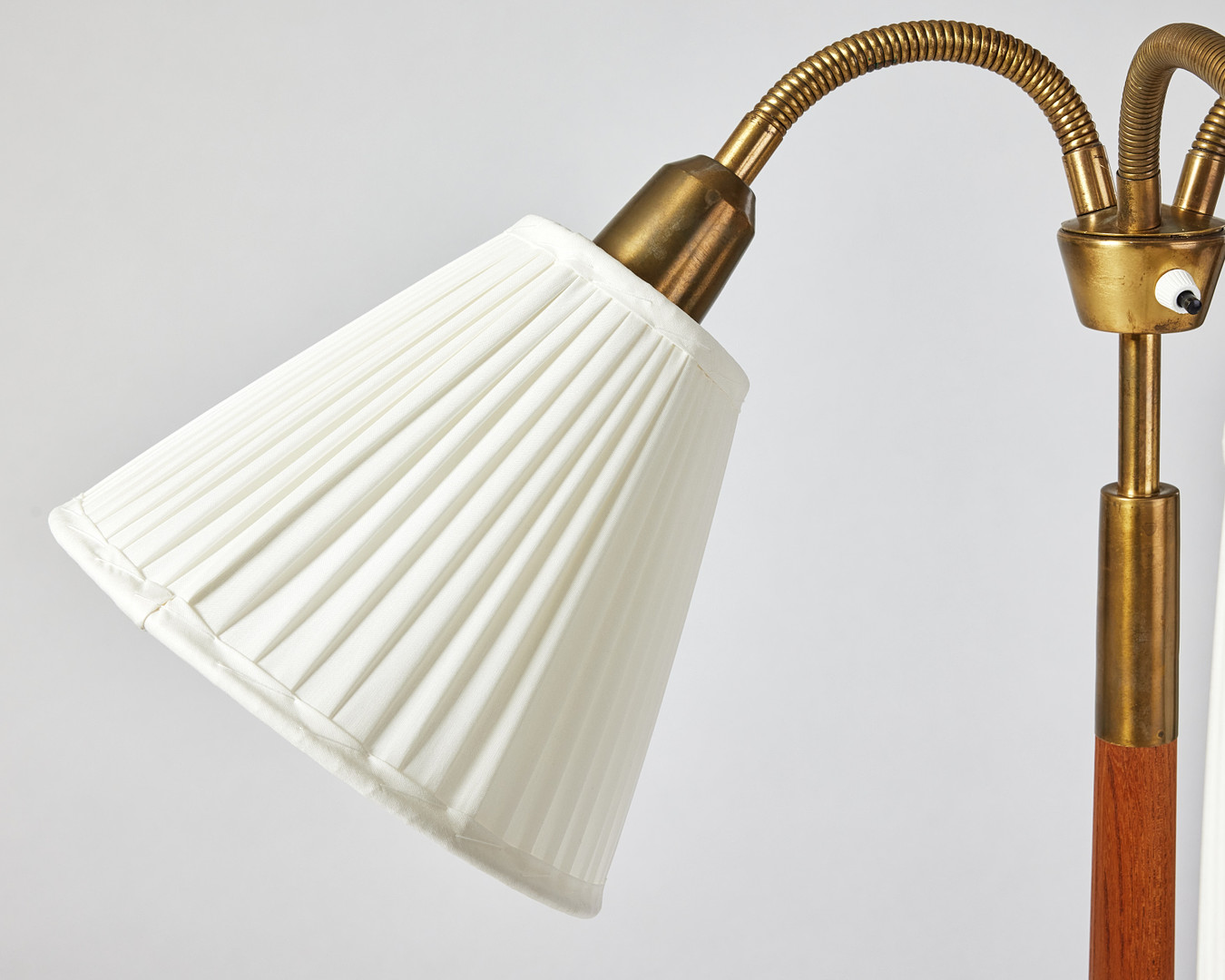 ASEA. Golvlampor, ett par, modell 41048, Swedish Modern, 1940-tal.