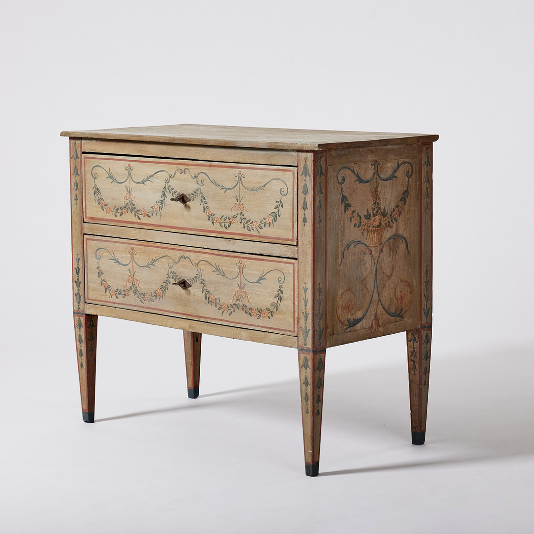 BYRÅ, Louis XVI, Italien 1800-talets början, stomme lövträ, sannolikt delvis originalmålning av växtornamentik.