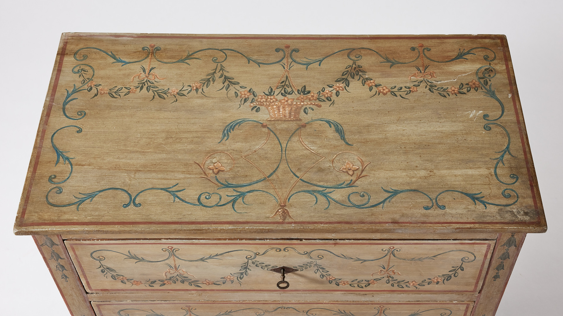 BYRÅ, Louis XVI, Italien 1800-talets början, stomme lövträ, sannolikt delvis originalmålning av växtornamentik.