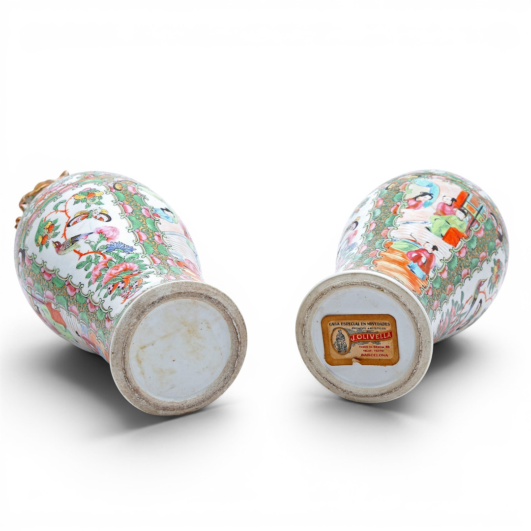 Pair of Chinese jars in “rose family” porcelain from Canton, early 20th Century.
